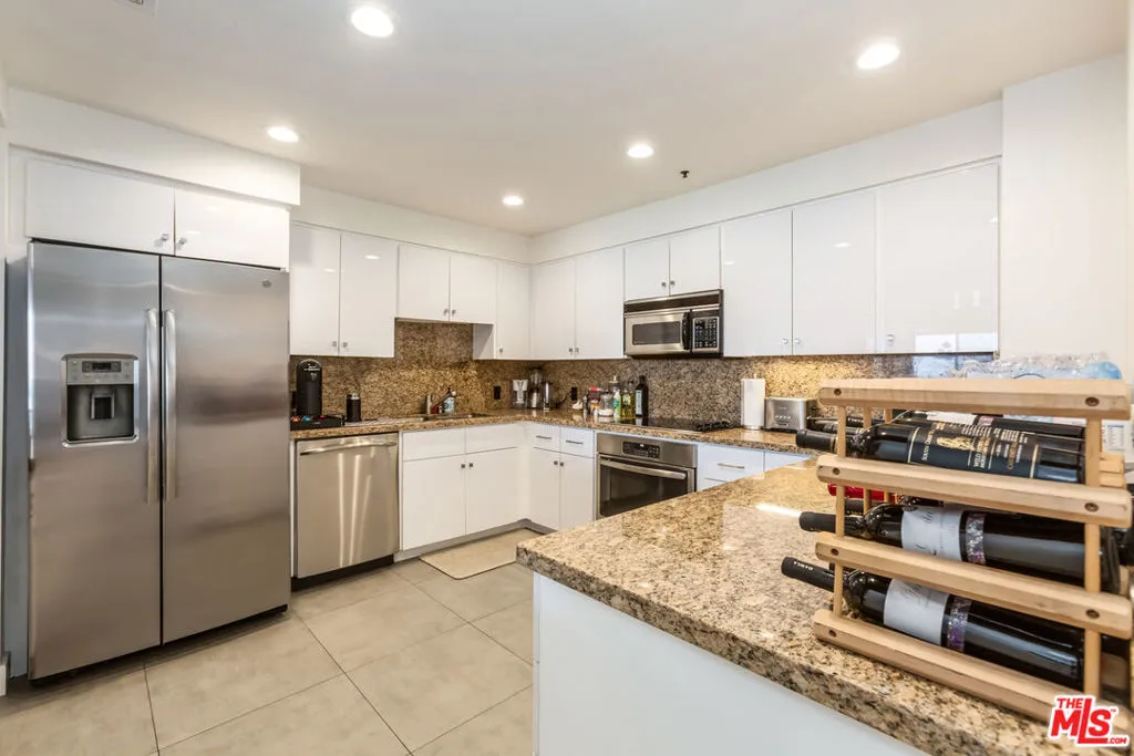 10445 Wilshire Boulevard 1806, Los Angeles, California 90024 home-pic-2